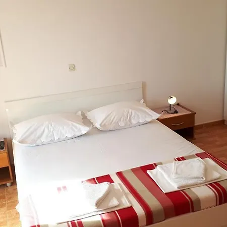 Makarska Studio Apartments In The City Center Taja Exterior photo